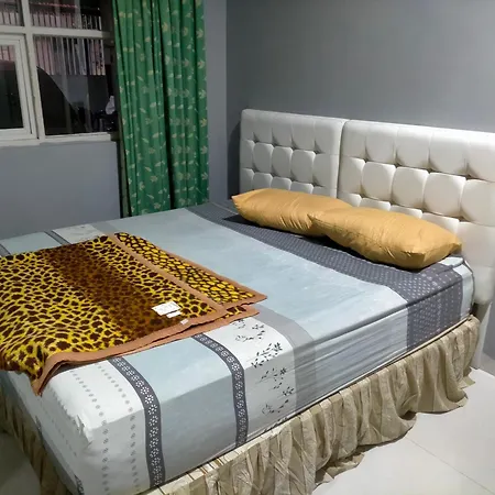 Kouzui Homestay Surabaya Exterior photo
